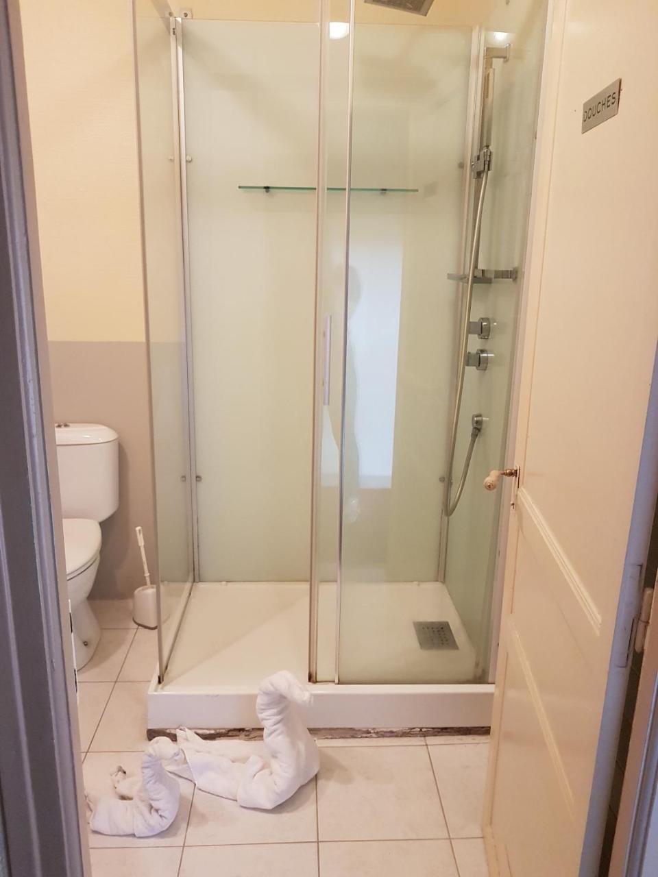 车站酒店 多尔德布列塔尼 外观 照片